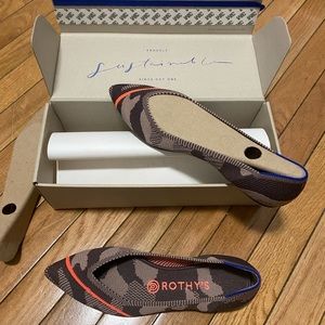 Brand new women’s Rothy’s with box